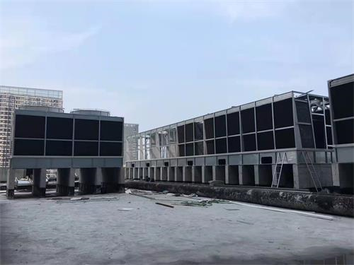 鄭州玻璃鋼冷卻塔的生產(chǎn)制造加工工藝是決策品質(zhì)的必要條件,橫流式玻璃