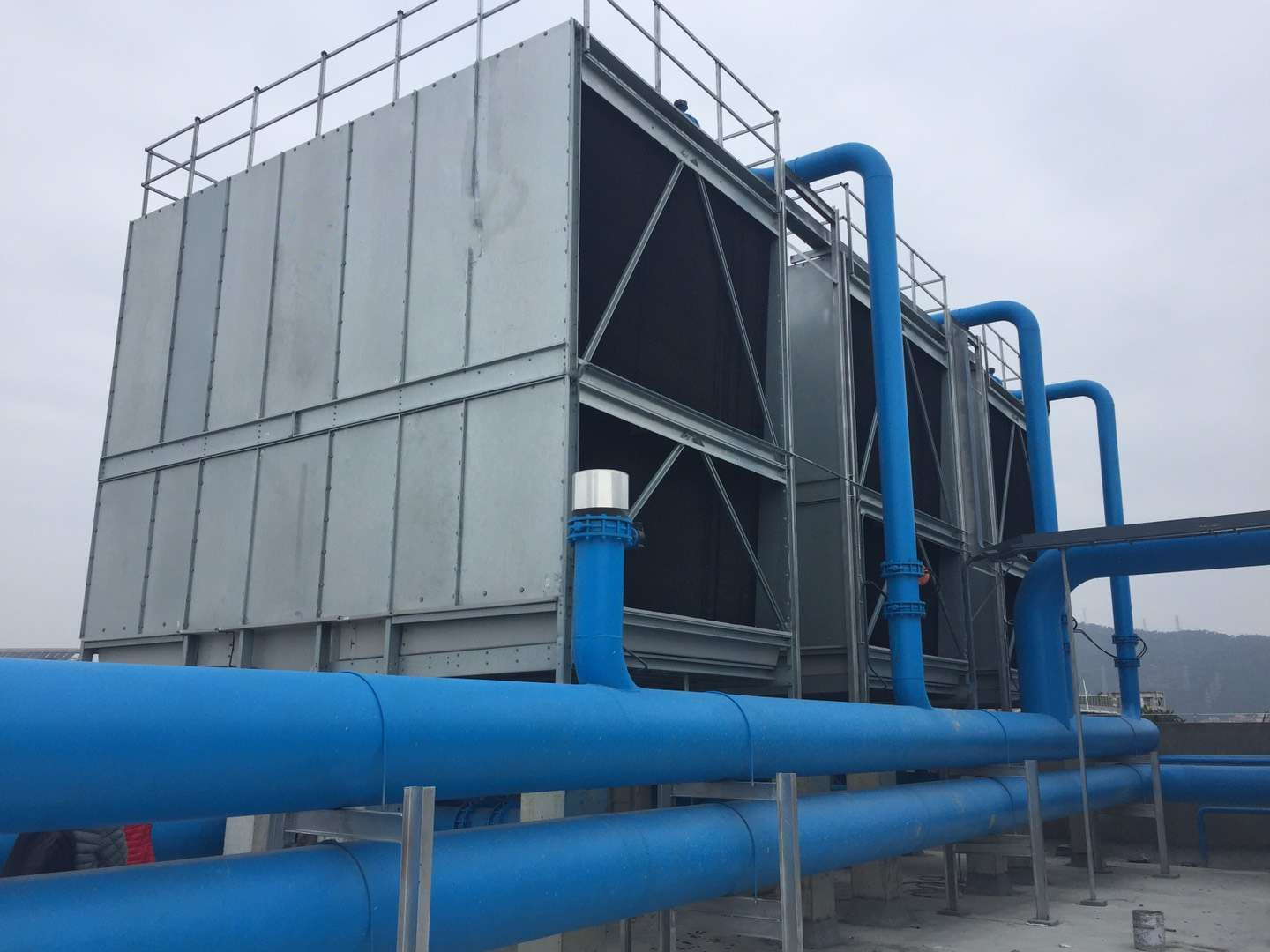 玻璃鋼冷卻塔效率低提高冷卻塔排風量的方法