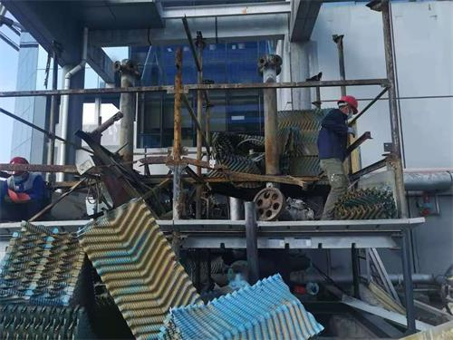 高溫冷卻塔的使用具有很好的環(huán)保價值,圓形高溫冷卻塔填料